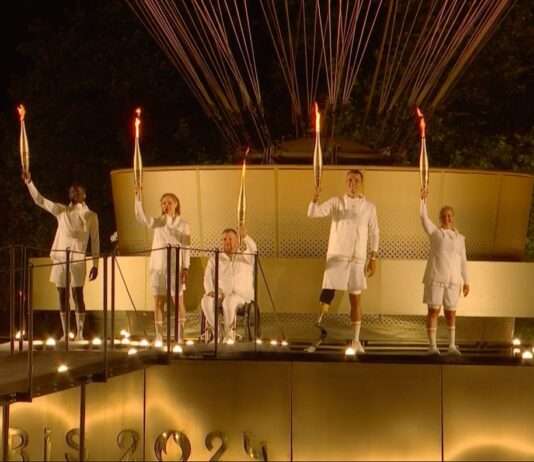Paralympics 2024: 11 Momente, die Paris in Flammen gesetzt haben Eroeffnungsfeier_Paralympics_ScreenF2