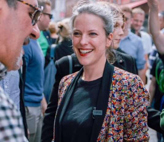 Lucie Castets: „Gemeinsam finden wir eine Lösung“ – Ihre Vision für das Amt der Premierministerin Lucie_Castets