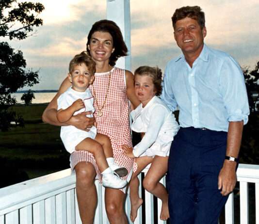 Jackie Kennedy: Eine Ausstellung mit tiefen Einblicken Kennedy_Familie