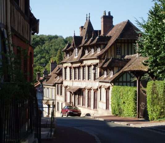 Das Departement Eure – Ein Juwel in der Normandie Lyons_la_Foret_Das_Wohnhaus_Maurice_Ravel