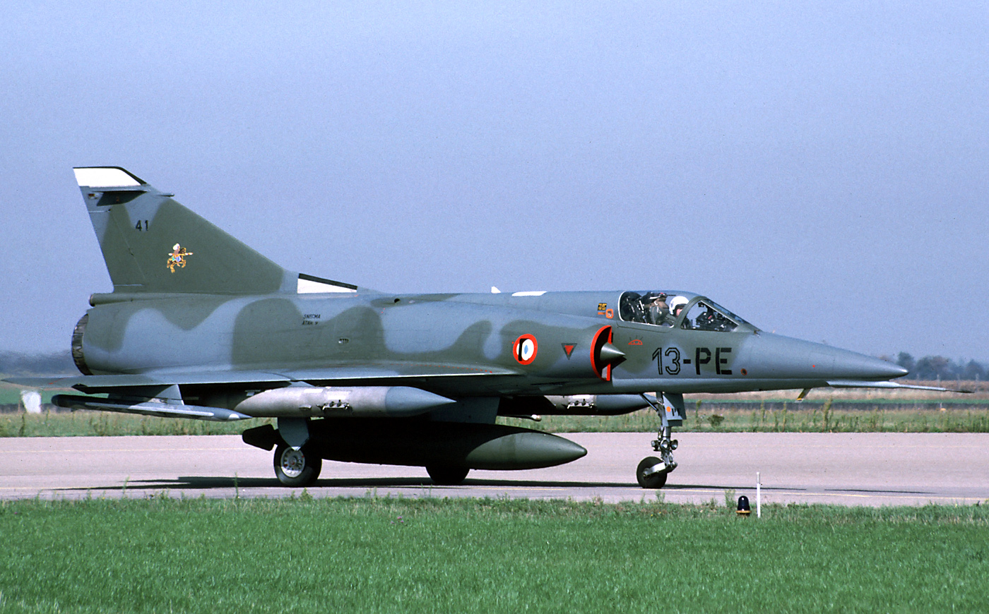 Kollision zweier Militärflugzeuge in Meurthe-et-Moselle: Suchaktionen nach den Piloten im Gange