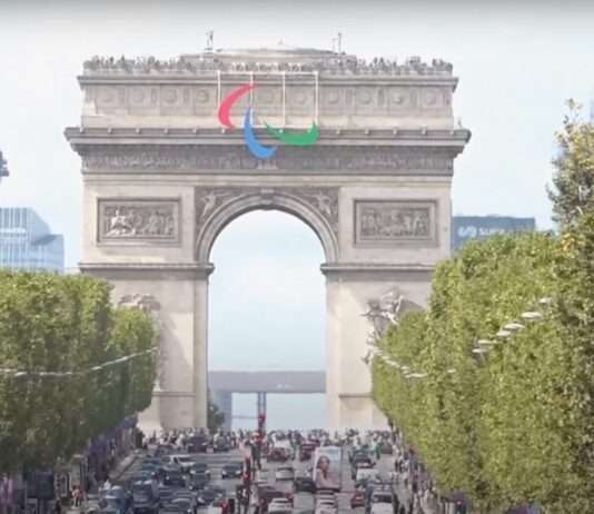 Paris entflammt die Paralympische Flamme auf den Champs-Élysées Paralympics_Paris_ScreenYoutube