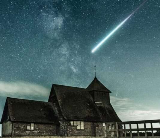 Perseiden-Meteore: Ein himmlisches Schauspiel der Superlative Meteor