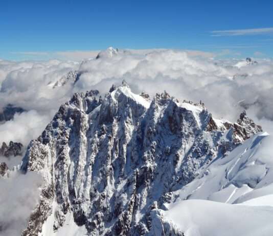 Mont-Blanc: Zwei deutsche Alpinisten bleiben nach Lawinenabgang vermisst Mont_Blanc