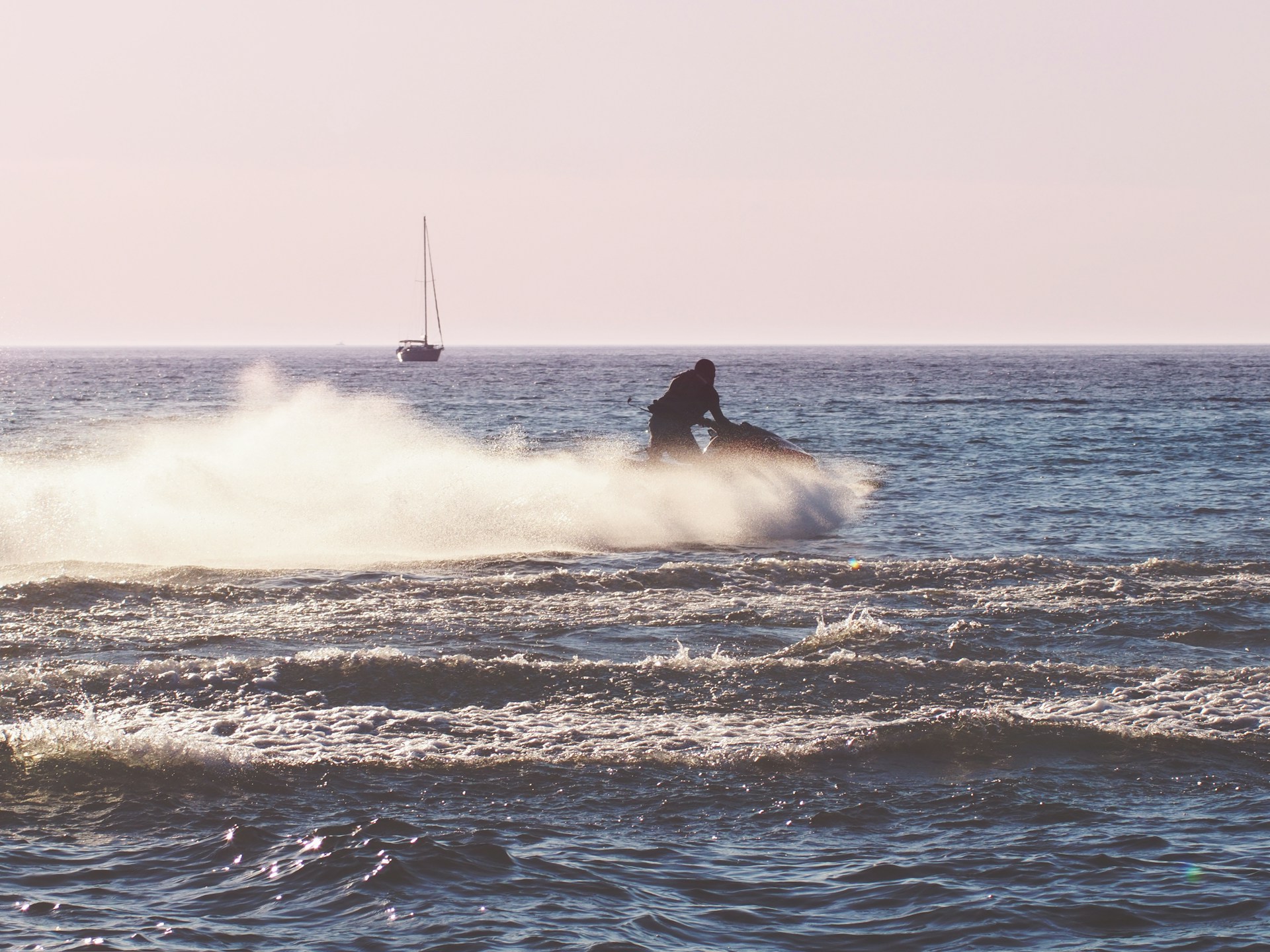 Tragödie im Bassin d'Arcachon: Frau stirbt bei Jet-Ski-Unfall