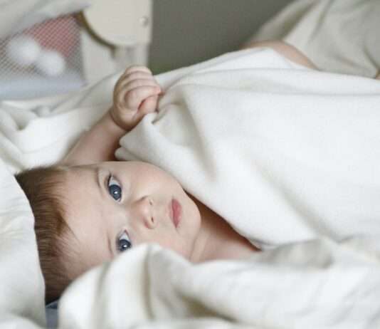 Artikel 1: Warum Babys nicht durchschlafen – Ursachen und Hintergründe Baby_Schlafen