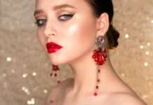 Der funkelnde Schatz Kataloniens: Der Granat von Perpignan Granat-Schmuck