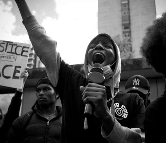 Internationaler Tag des Gedenkens an die Opfer von Gewalthandlungen aufgrund der Religion oder der Weltanschauung Diskriminierung