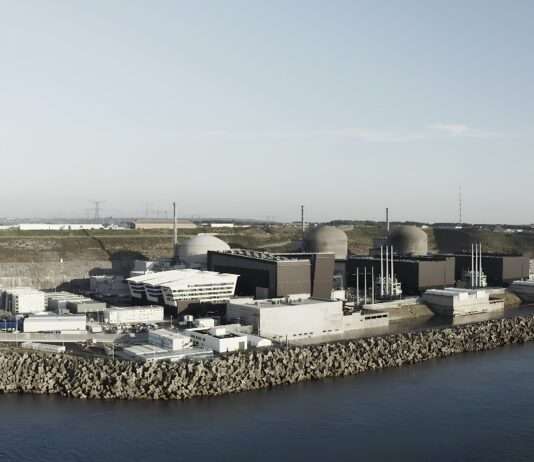 Flamanville: Frankreichs leistungsstärkster Reaktor endlich am Netz Centrale_nucléaire_de_Flamanville_en_2023