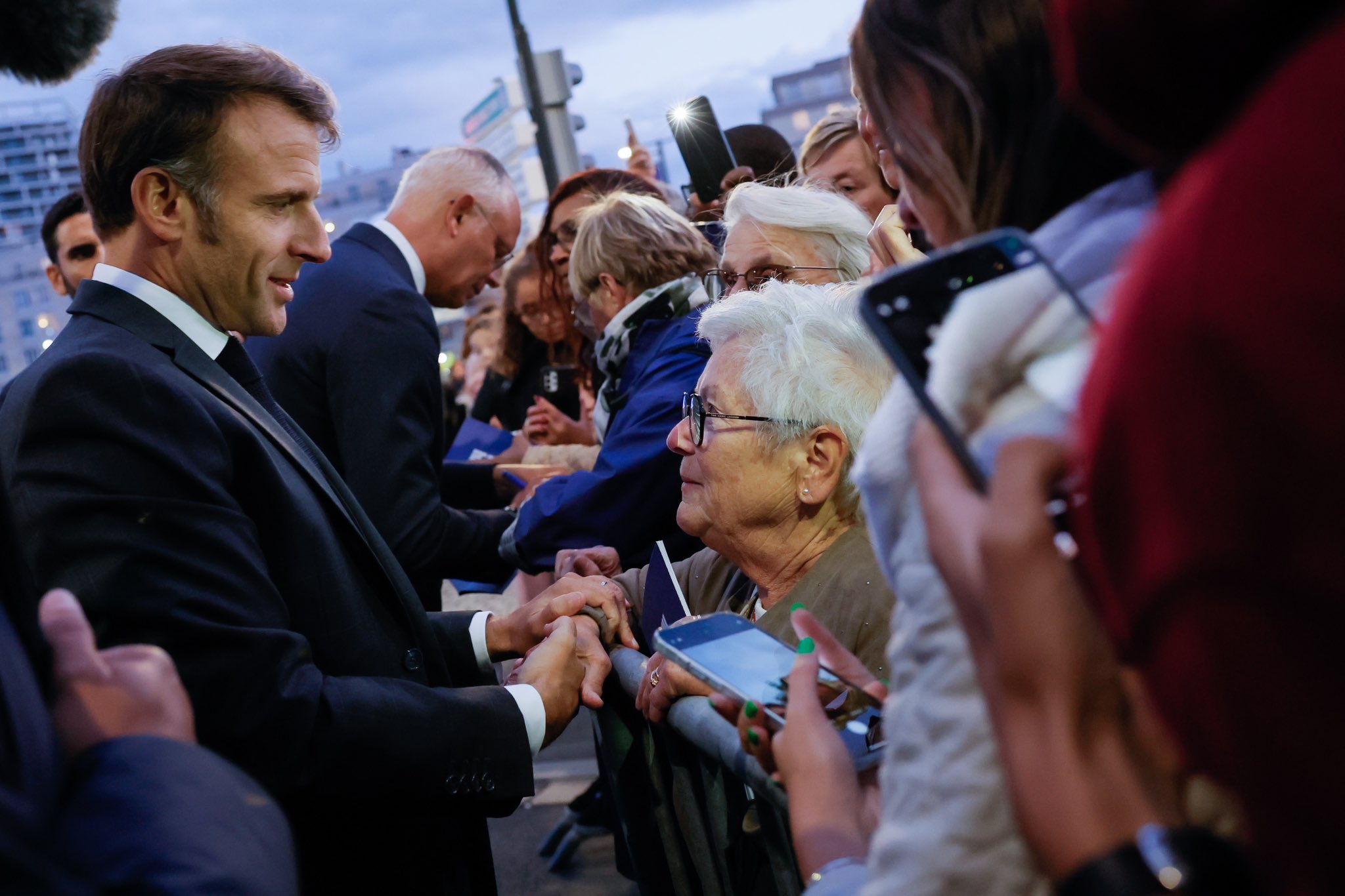 Emmanuel Macron kündigt eine „neue Ära“ an – Kompromisse im Fokus