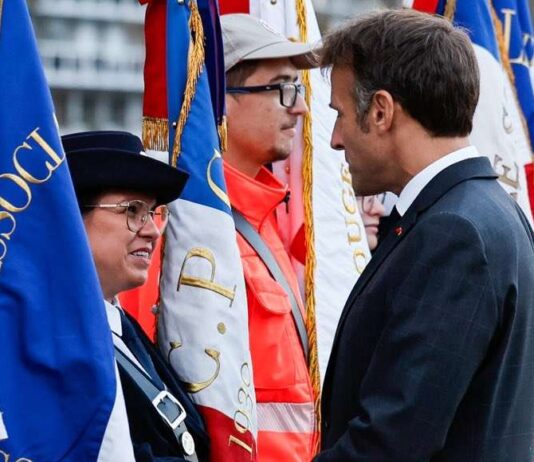 Politische Krise in Frankreich: Versuch der Linken, Emmanuel Macron zu stürzen Emmanuel_Macron