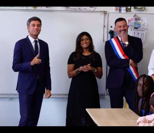 Schulbeginn: „Wissen Sie, wer der neue Premierminister sein wird?“, fragt ein Schüler Gabriel Attal Gabriel_Attal_bei_Schulbesuch_ScreenFT