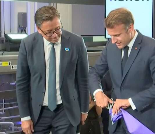 Macron eröffnet neue „futuristische“ Sanofi-Fabrik im Rhône-Tal Macron_Sanofi_ScreenX