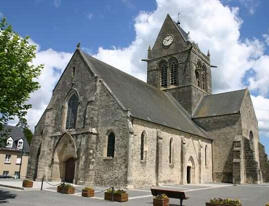 Die Halbinsel Contentin – Eine Rundreise durch das wilde Herz der Normandie Sainte-Mère-Église