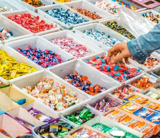 Jahre später: Ehemaliger Bonbon-Dieb entschuldigt sich bei Kiosk-Besitzer Bonbon_Diebstahl