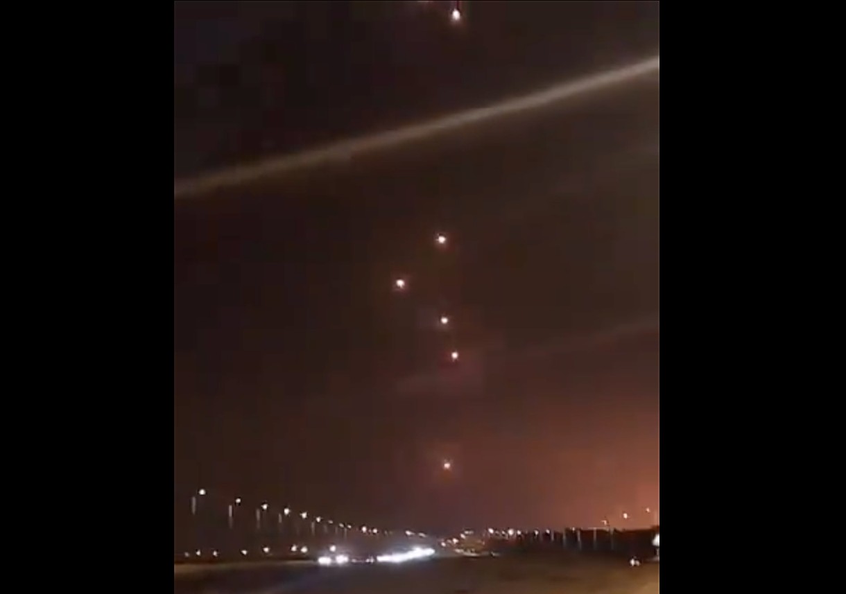 Angriff im Nahen Osten: Iran feuert hunderte Raketen auf Israel