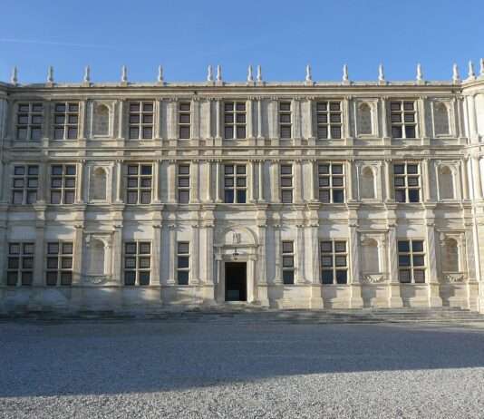 Das Château de Grignan: Ein Märchenschloss in der Provence Château_de_Grignanu