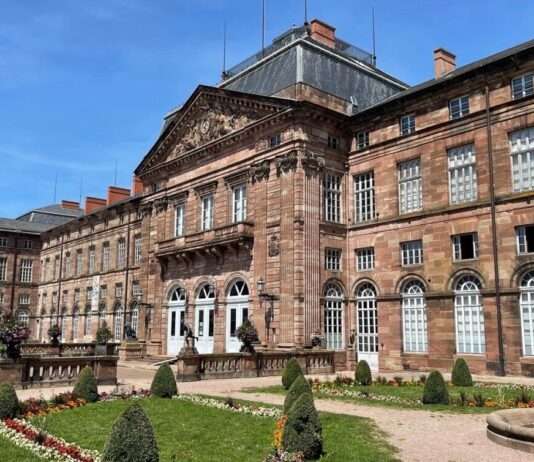 Saverne – Das versteckte Juwel am Fuße der Vogesen Château_des_Rohan_à_Saverne