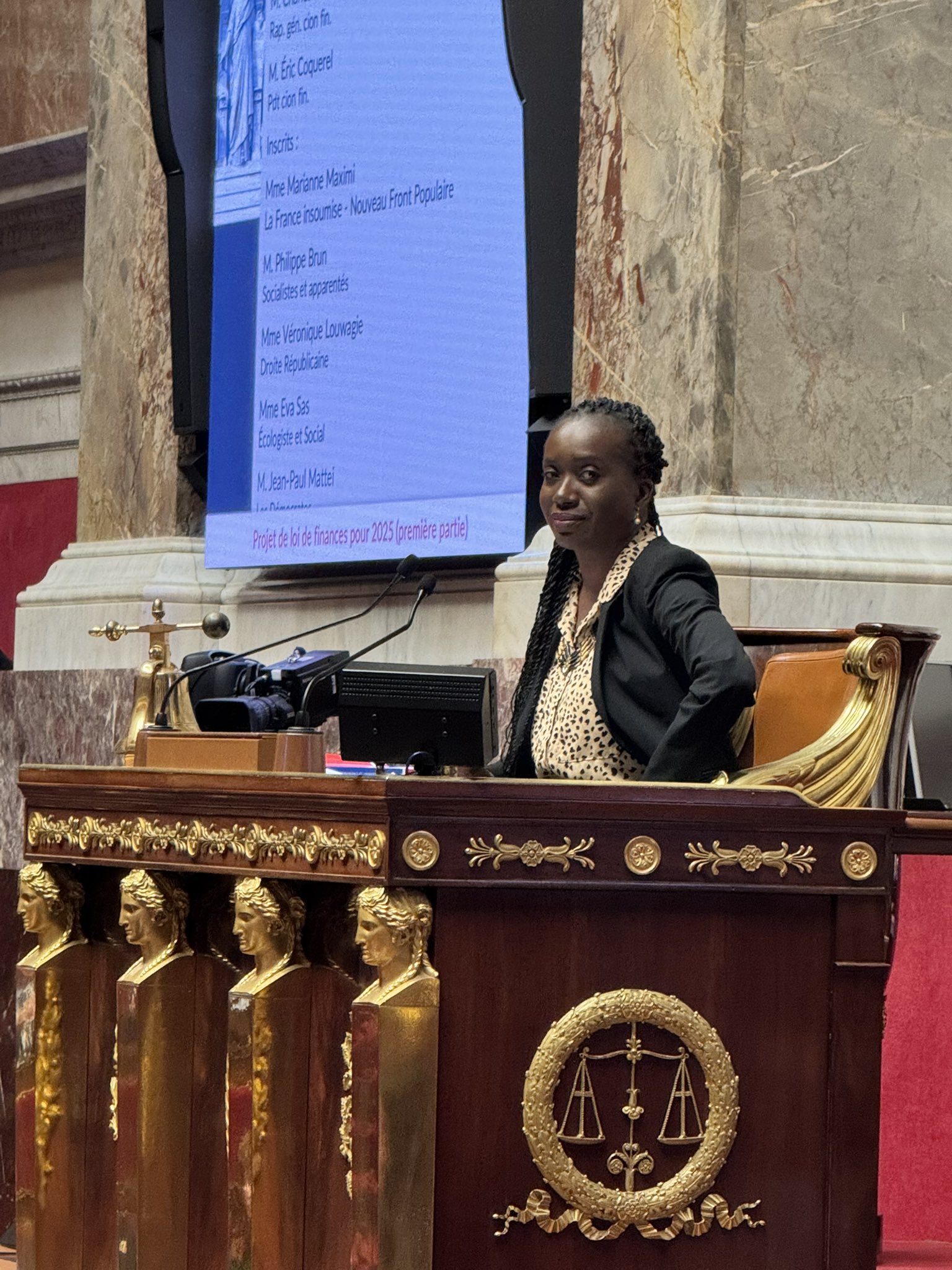 Als Erste schwarze Frau leitet Nadège Abomangoli eine Sitzung in der französischen Nationalversammlung