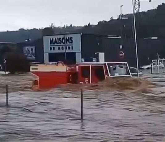 Verheerende Überschwemmungen im Gier-Tal: Städte in Trümmern Givors_Überschwemmung_ScreenX