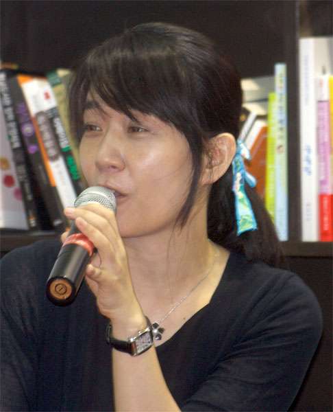 Han Kang gewinnt den Literaturnobelpreis 2024: Eine Hommage an die Verletzlichkeit der Menschheit