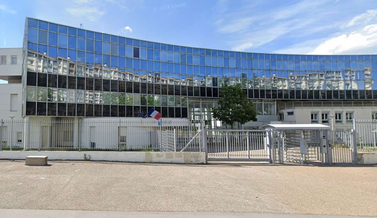 Unruhen am Lycée in Vénissieux: Hunderte Schüler blockieren den Schulbetrieb
