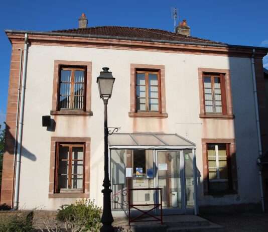 Lépanges-sur-Vologne: Ein Dorf kämpft gegen den Schatten der Vergangenheit Mairie_de_Lépanges-sur-Vologne