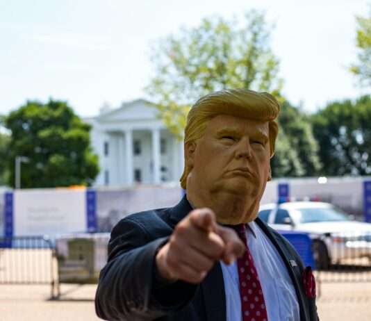 Donald Trump als Vorbild für die französische extreme Rechte: Die Franco-Trump-Verbindung Donald_Trump