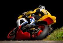 175 km/h statt 80: Motorradfahrer riskiert alles für den „Spaß“ Motorrad