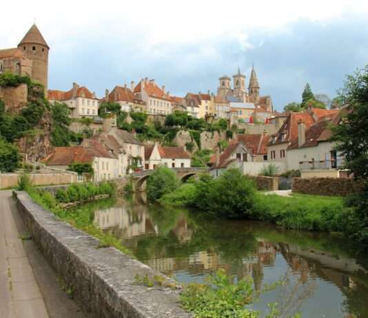 Semur-en-Auxois: Ein Spaziergang durch die Zeit Semour-en-Auxois