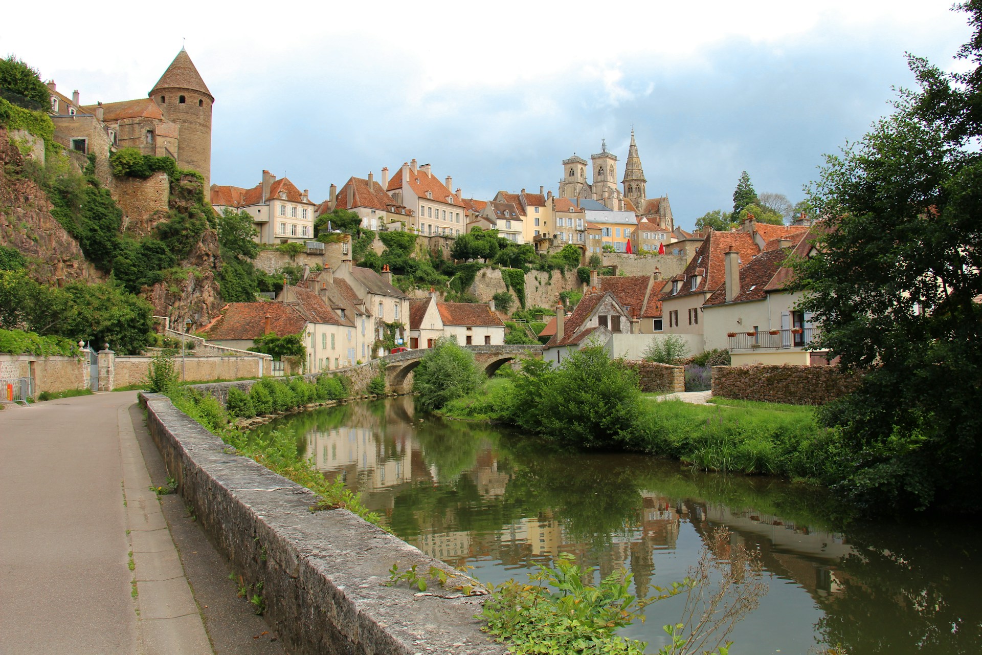 Semur-en-Auxois: Ein Spaziergang durch die Zeit
