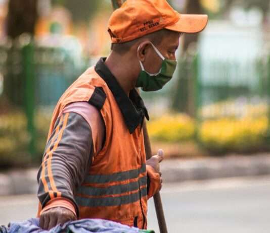 Frankreichs Sparkurs: Regierung plant massiven Stellenabbau im öffentlichen Dienst Arbeiter_öffentlicher_Dienst