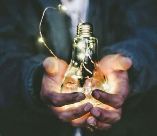 Strompreis in Frankreich sinkt: Was Millionen Haushalte 2025 erwartet Strom