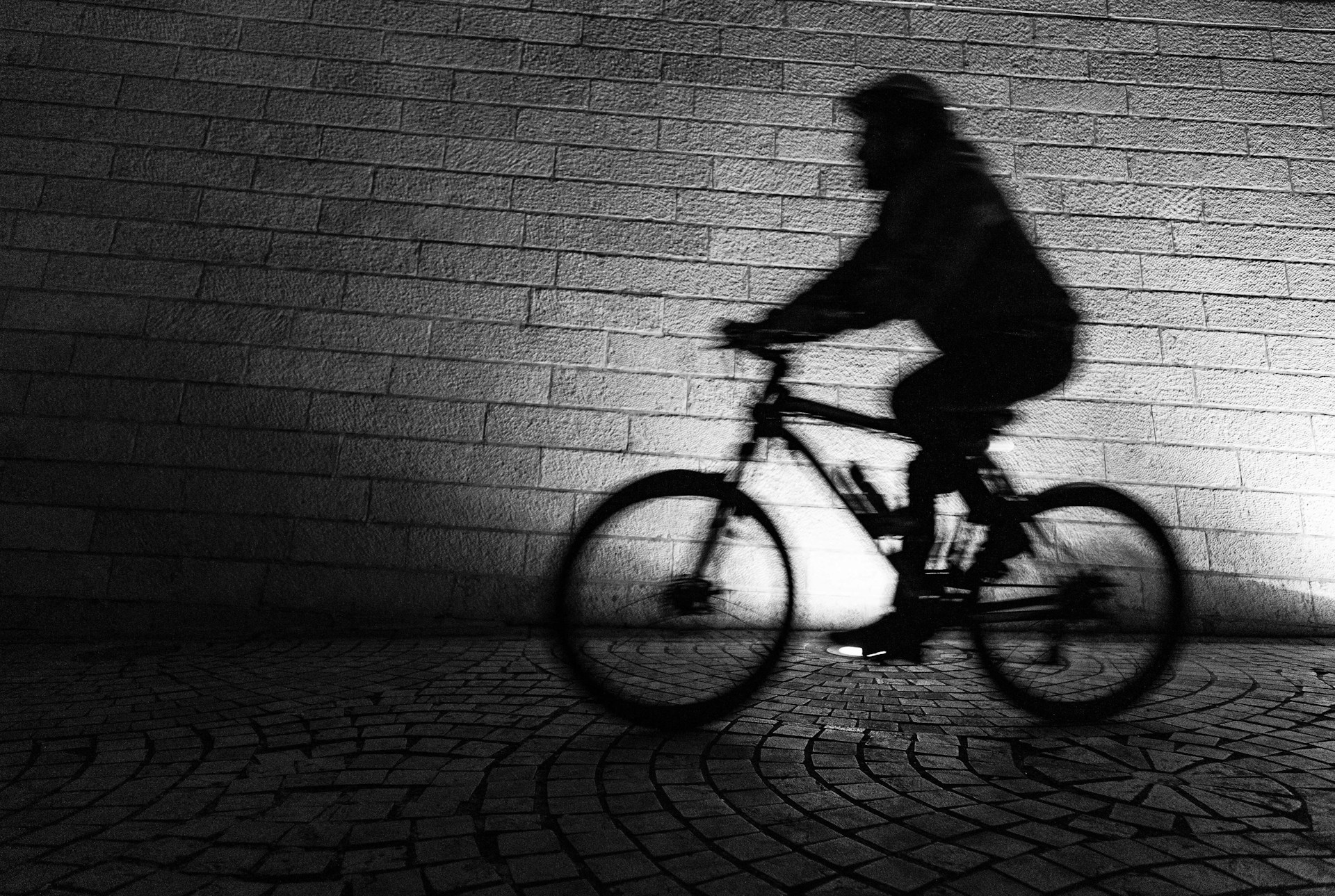 Tödlicher Streit in Paris: Radfahrer von Autofahrer absichtlich überfahren