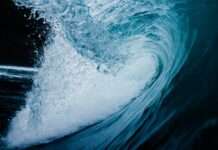 Unglaublich, aber wahr: Große Tsunamis im Mittelmeer – Eine unterschätzte Gefahr? Tsunami_Welle