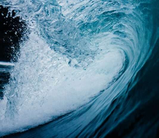 Unglaublich, aber wahr: Große Tsunamis im Mittelmeer – Eine unterschätzte Gefahr? Tsunami_Welle