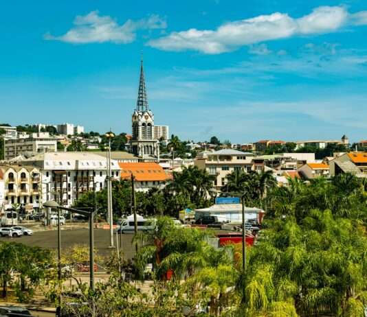 Krise um hohe Lebenshaltungskosten in Martinique: Lebensmittel 20% billiger – aber der Protest geht weiter Fort-de-France_Martinique