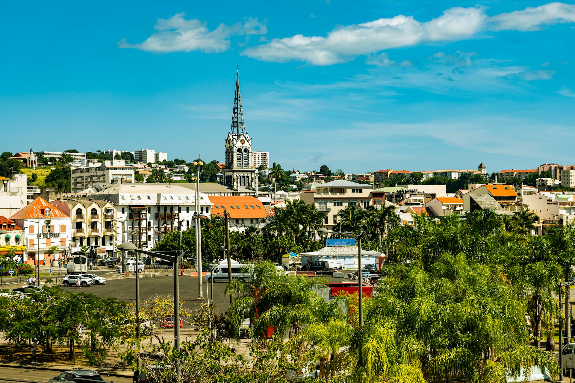 Krise um hohe Lebenshaltungskosten in Martinique:  Lebensmittel 20% billiger – aber der Protest geht weiter