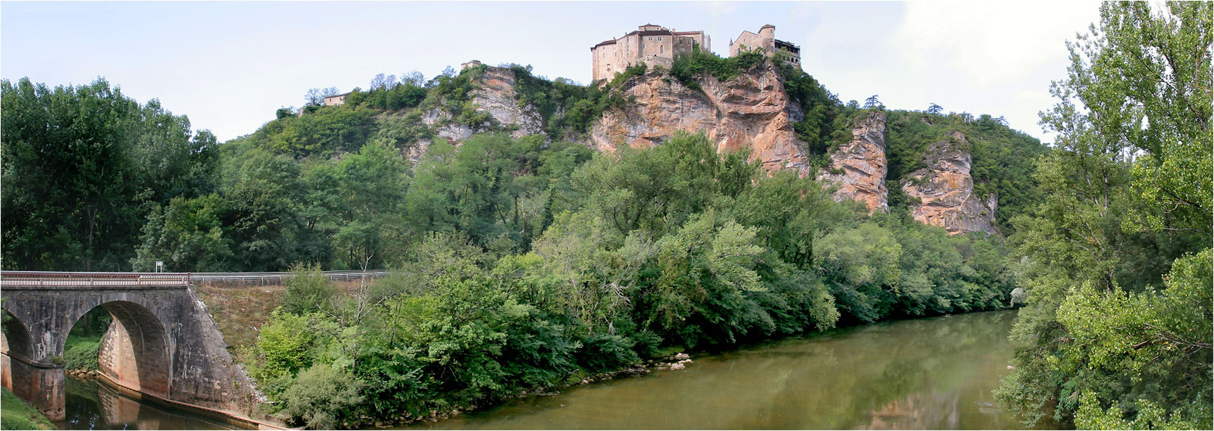 In den Schluchten der Gorges de l’Aveyron: Ein Natur- und Kulturschatz
