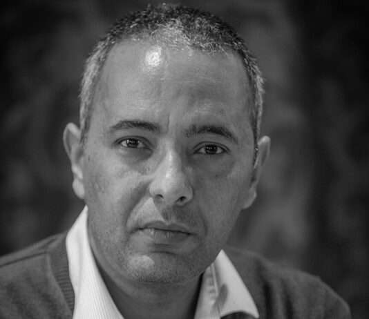 Kamel Daoud gewinnt Prix Goncourt 2024 mit „Houris“ – Ein Blick auf Algeriens schmerzhafte Geschichte Kamel_Daoud_par_Claude_Truong-Ngoc_février_2015