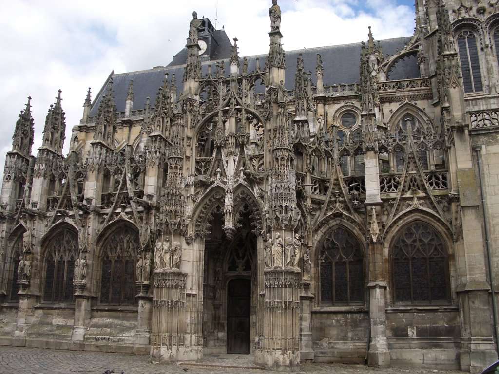 Louviers entdecken: Eine Stadtführung durch Geschichte, Natur und Kultur