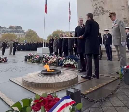 Paris: 11. November-Gedenkfeier im Zeichen Europas Starmer_Macron_11-November_ScreenX