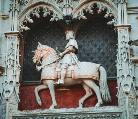 Blois: Ein Spaziergang durch die Geheimnisse der Loire Blois