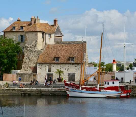 Honfleur erleben: Ein Spaziergang durch die Zeit in der charmantesten Hafenstadt der Normandie Honfleur