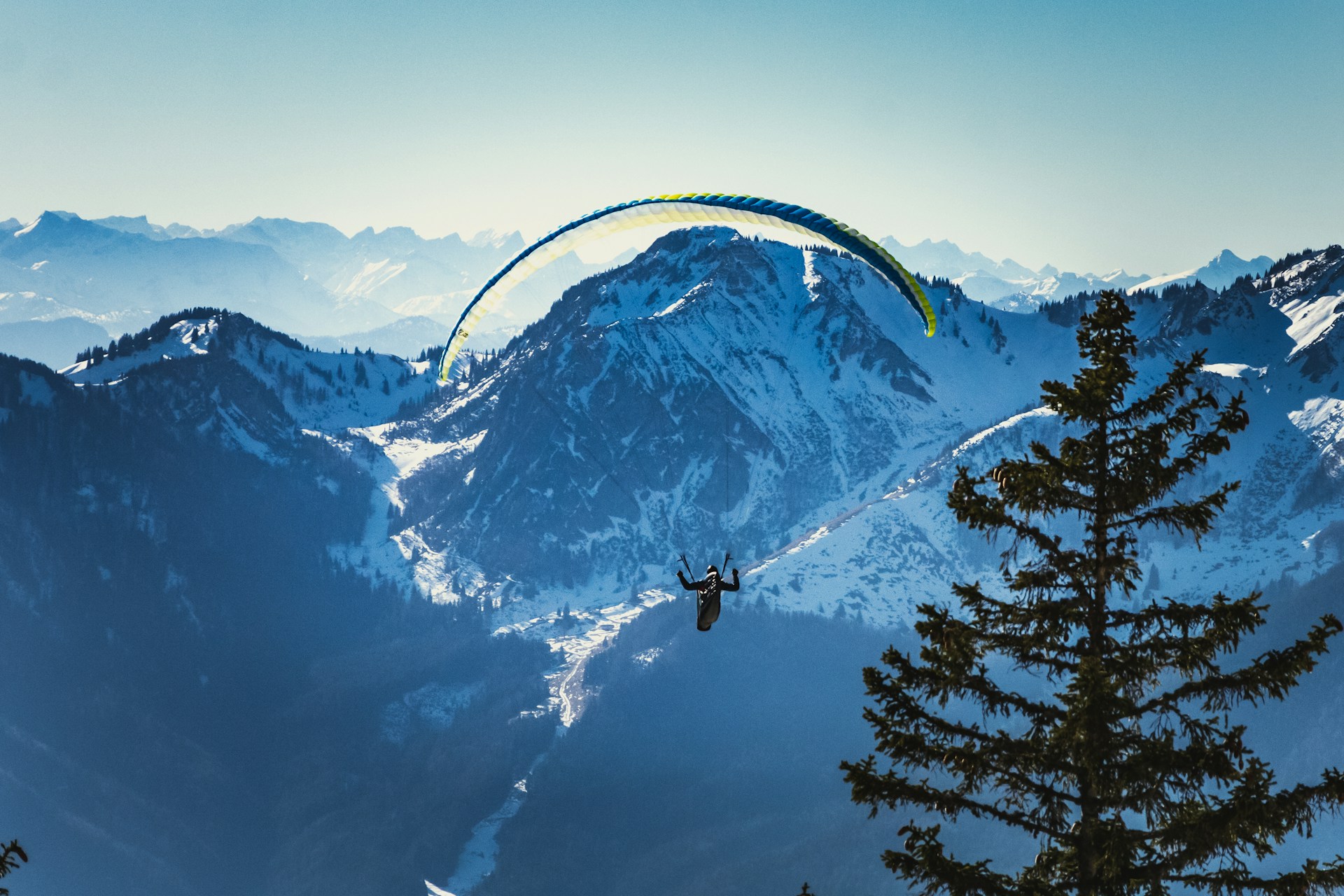 Tödlicher Unfall eines Gleitschirmfliegers im Mont-Blanc-Massiv