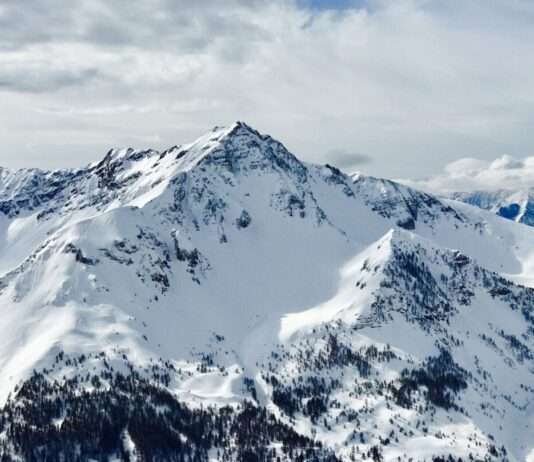 Ski-Paradies Alpes-Maritimes: Die Französische Riviera im Schnee entdecken Auron