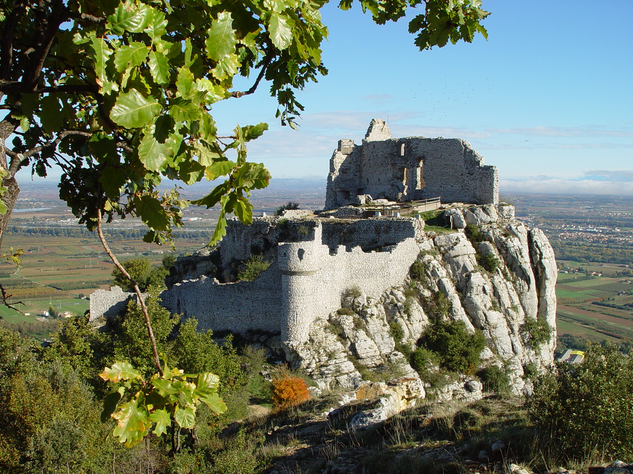 Château de Crussol: Ein majestätischer Blick in die Vergangenheit