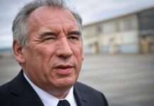 Wirtschafts-Krise in Frankreich: François Bayrou vor gewaltigen Herausforderungen Francois_Bayrou_Illustration3