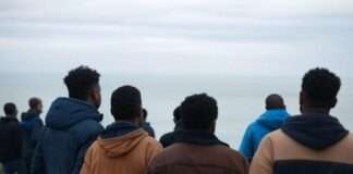 Calais räumt – und alles beginnt von vorn Migranten_Aermelkanal_Illustration2