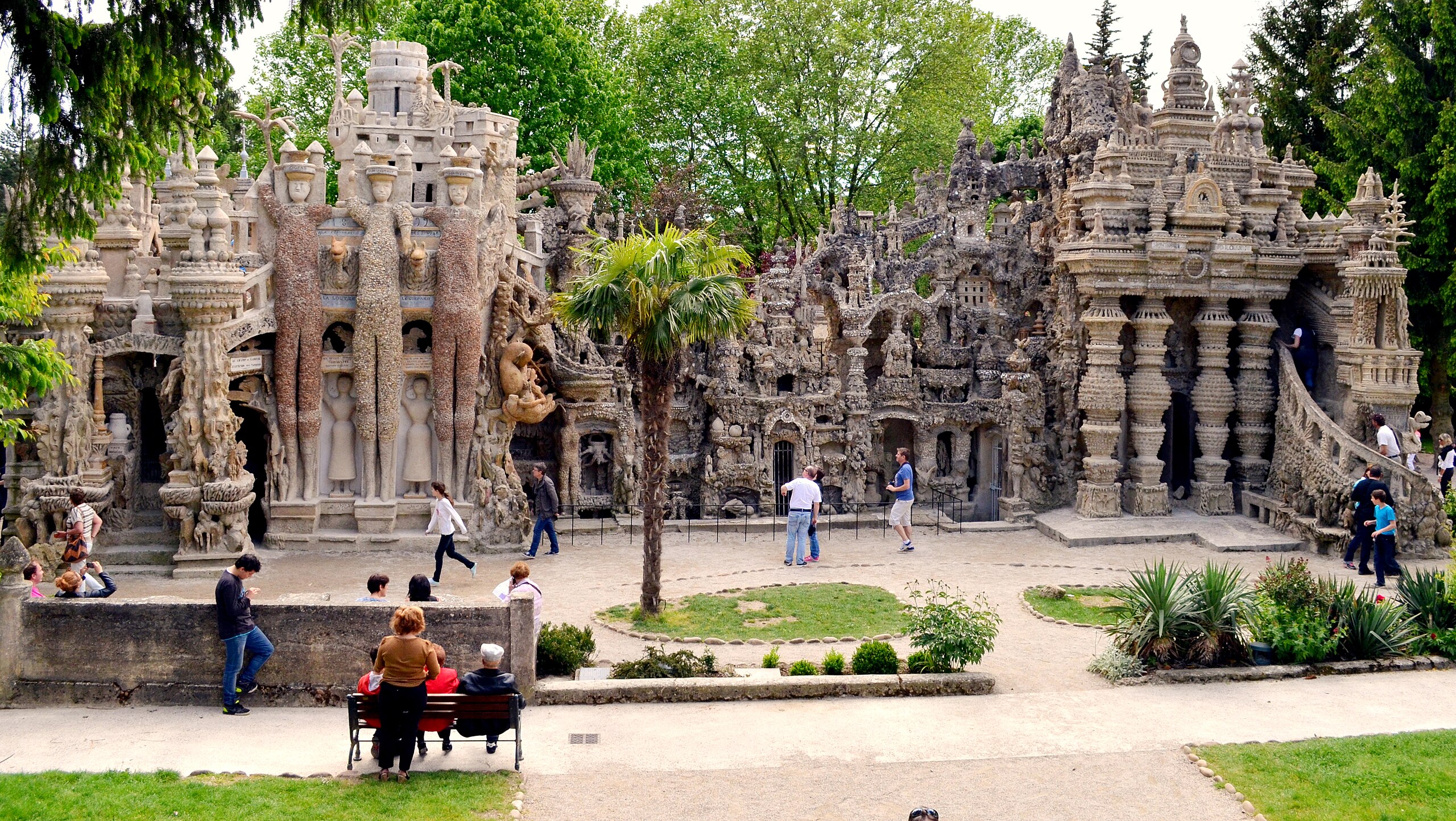 Ein Traum aus Stein: Das Palais Idéal du Facteur Cheval
